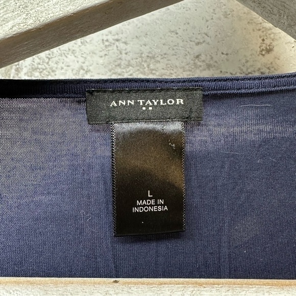 ANN Taylor short sleeve blouse women’s a size large red and blue checkered - Picture 4 of 5